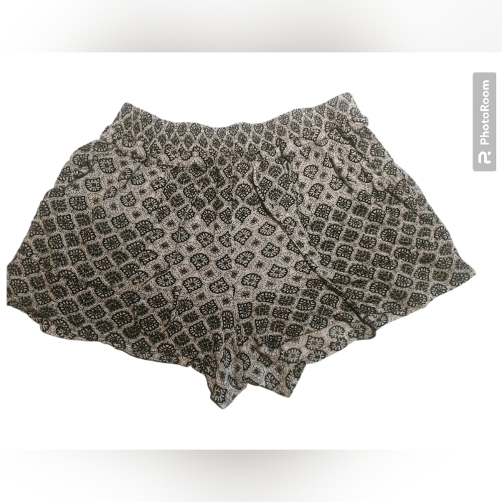 Joe B Shorts Black and White Size Medium